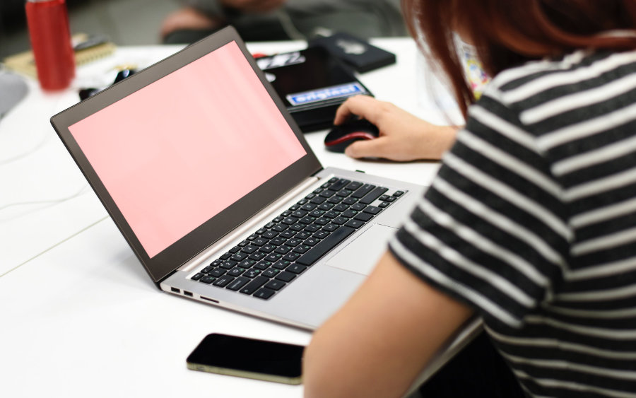 Beschikbaar In de genade van Impressionisme Back-to-school: De beste laptops voor scholieren en studenten - E-Launch  Internet Services